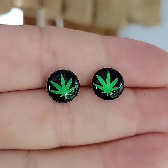 420 Cannabis Classic Kush Leaf Earrings - Picture 1 of 5